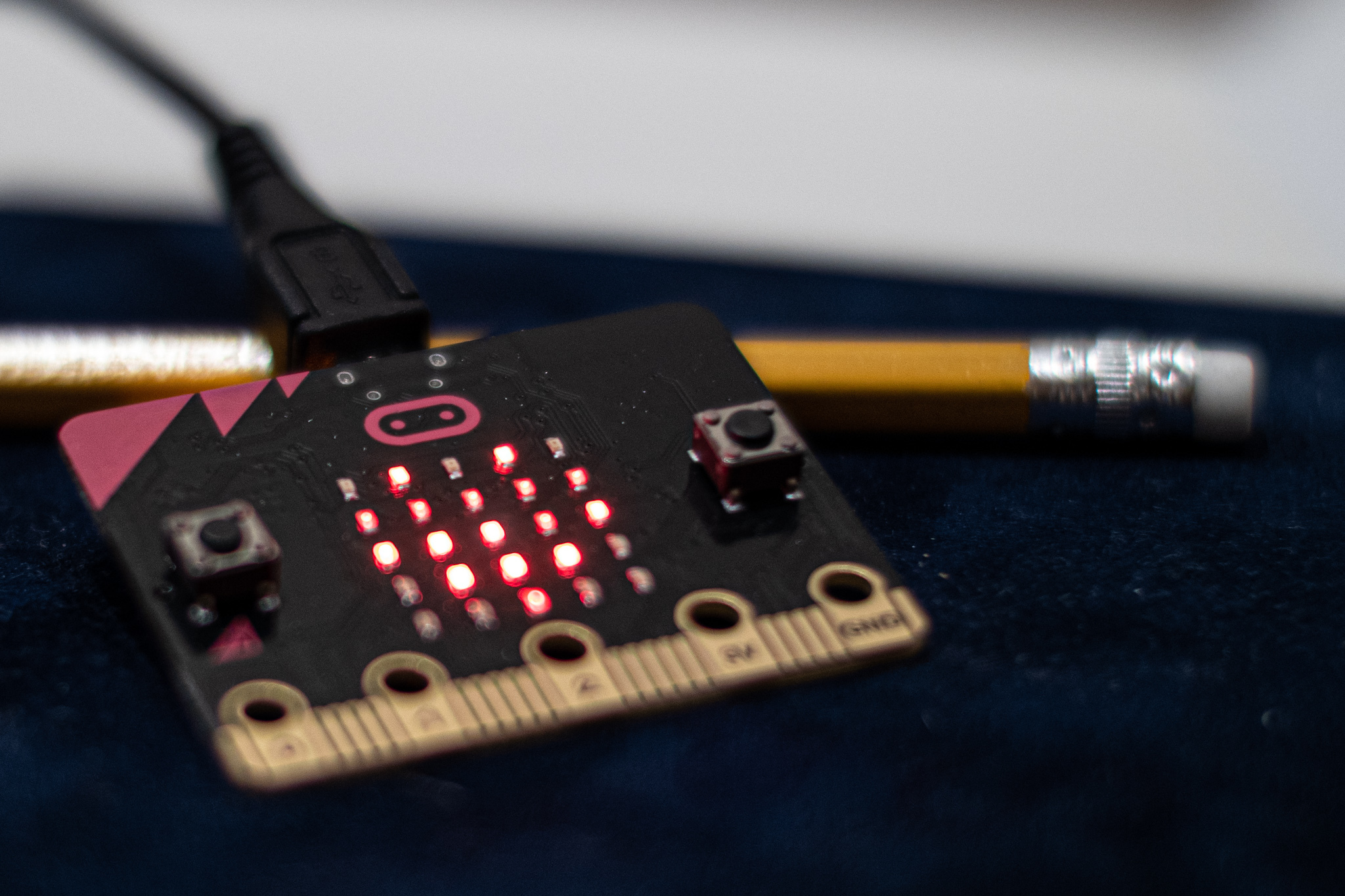 image of the micro bit running the test-script